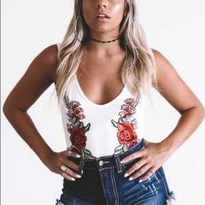 rose applique bodysuit BLACK  size small